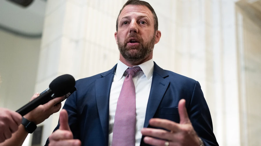 Трамп змінить міністра внутрішньої безпеки на сенатора, ексбійця ММА