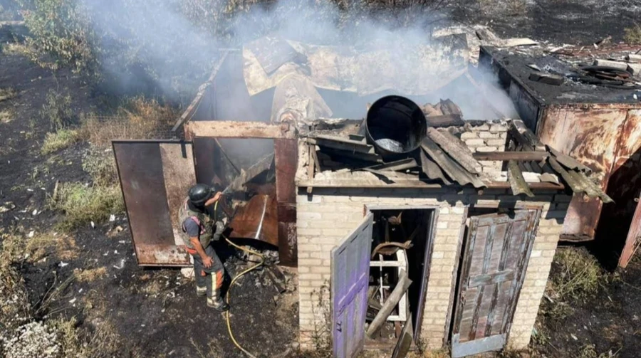 Пожежі та загибла жінка: російські дрони атакували Запорізьку область