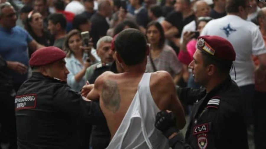 Протестовали из-за договоренностей с Азербайджаном: В Ереване задержали почти 30 человек