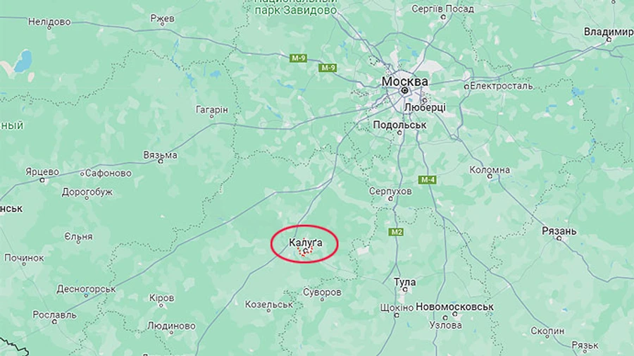 В России из-за дронов в аэропорту Калуги вводили план Ковер, в Домодедово ограничивали вылеты