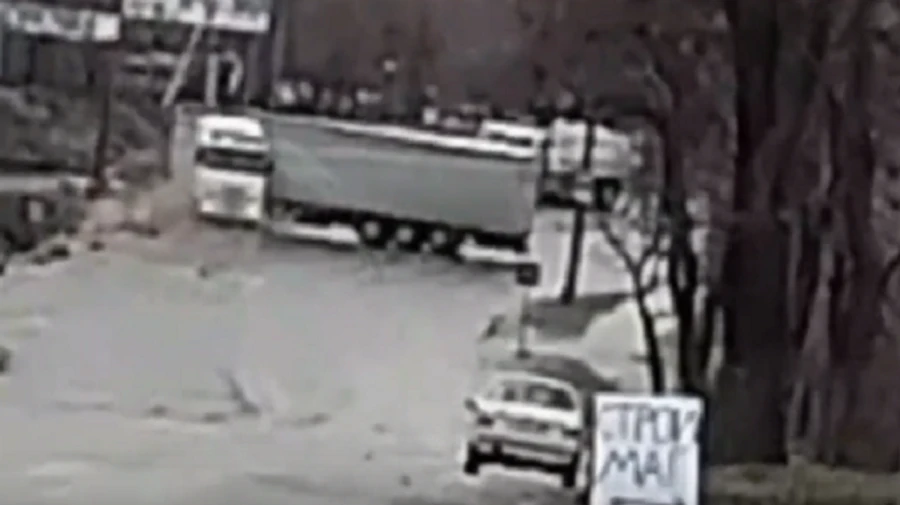 Неубранный гололед остановил движение техники РФ в Мариуполе – советник мэра