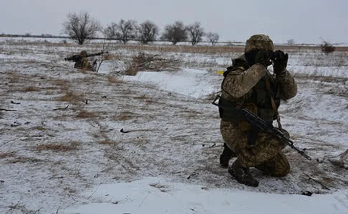 На Донбассе ранен украинский военный