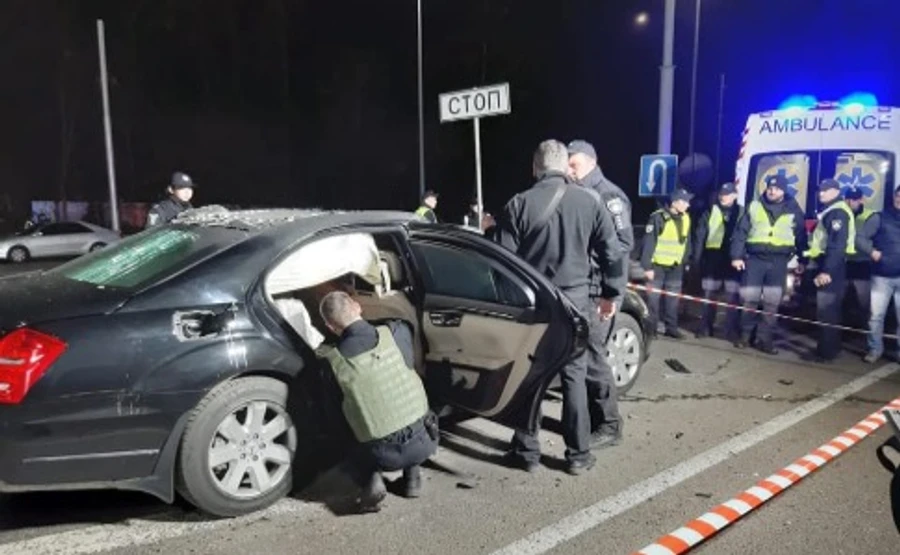 Взрыв авто в Киеве: 1 погибший, полиция проводит спецоперацию