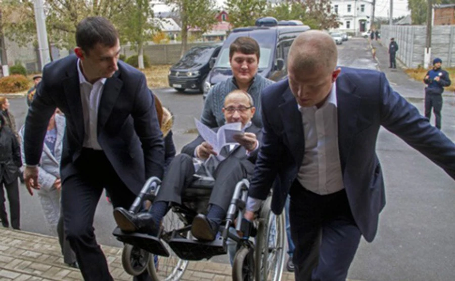 Кернес получает деньги в компании, которая выигрывает подряды в мэрии 