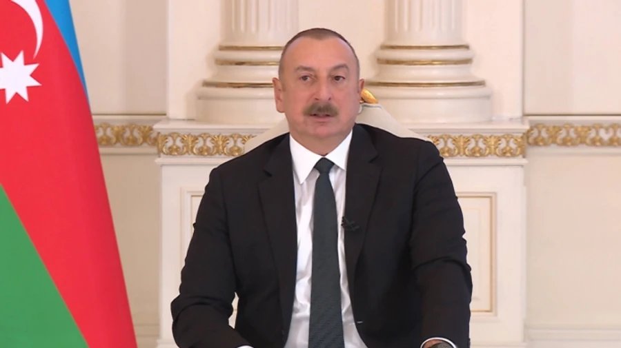 Алиев заявил, что Азербайджанский самолет был атакован с земли и обвинил Россию в бредовых версиях