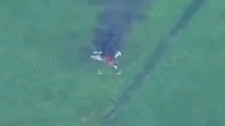 Ukrainian Air Force releases footage of downed Russian Su-35 ​​fighter jet on fire