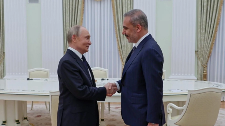 Глава МЗС Туреччини після зустрічі з Путіним у Москві відвідає Київ – Reuters