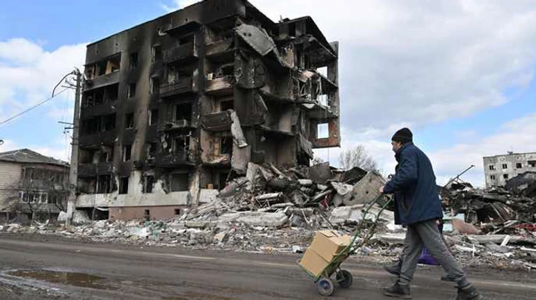 Грошей немає, але ви тримайтесь. Чи отримають житло ВПО з окупованих територій