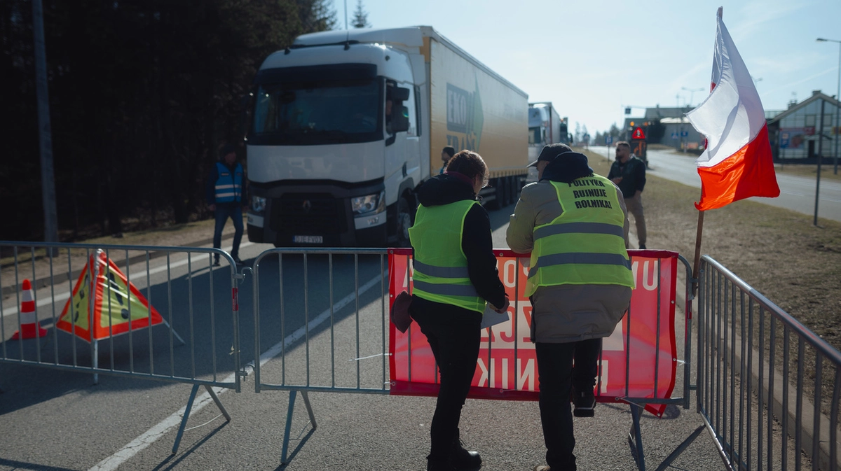 Polish protesters to resume blockade of Krakivets checkpoint ...