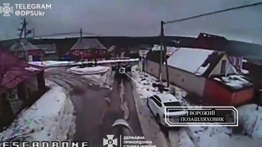 Сталеві прикордонники показали полювання дронами на російську техніку