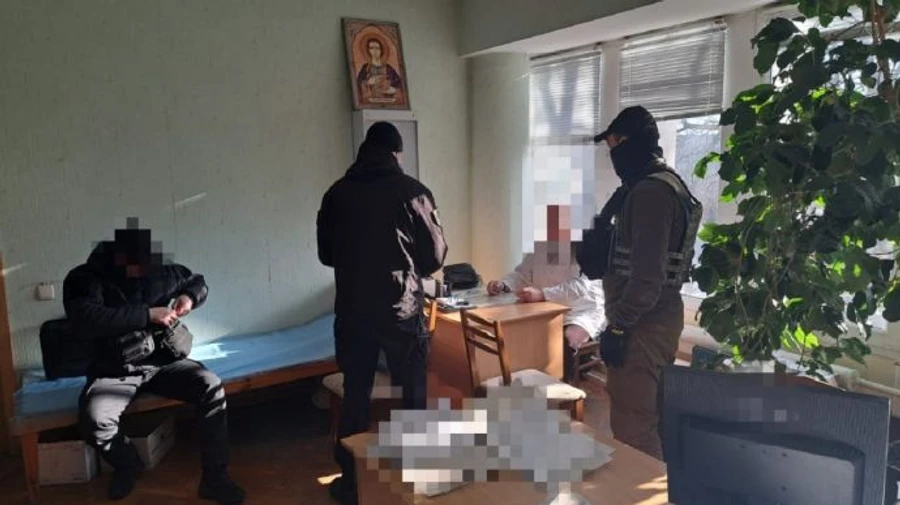 2000 долларов за покупку инвалидности - в Киевской области будут судить врачей и их сообщника