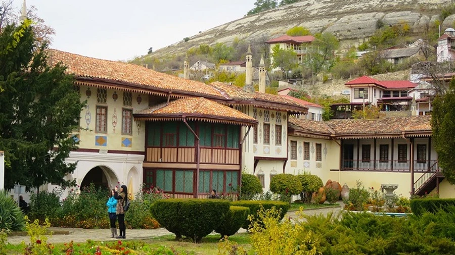 Украинцы не смогут владеть землей в Крыму