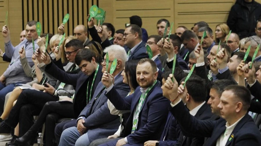 Слуги висунули кандидатів у мери: в Одесі - відомого коміка, у Києві - нардепку. Повний список