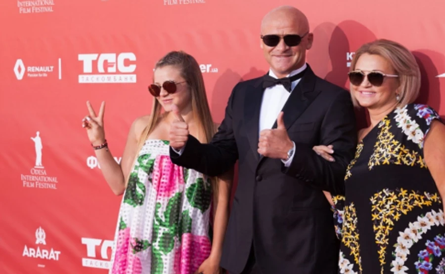 НАБУ обыскало возможную жену Труханова: нашли его вещи и карточки