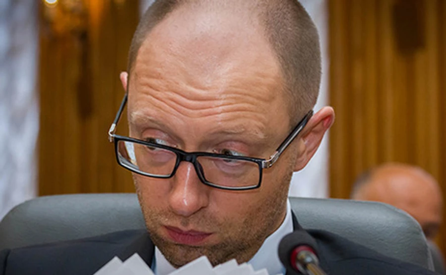 Яценюк – Порошенкові: підтримайте мене або звільніть