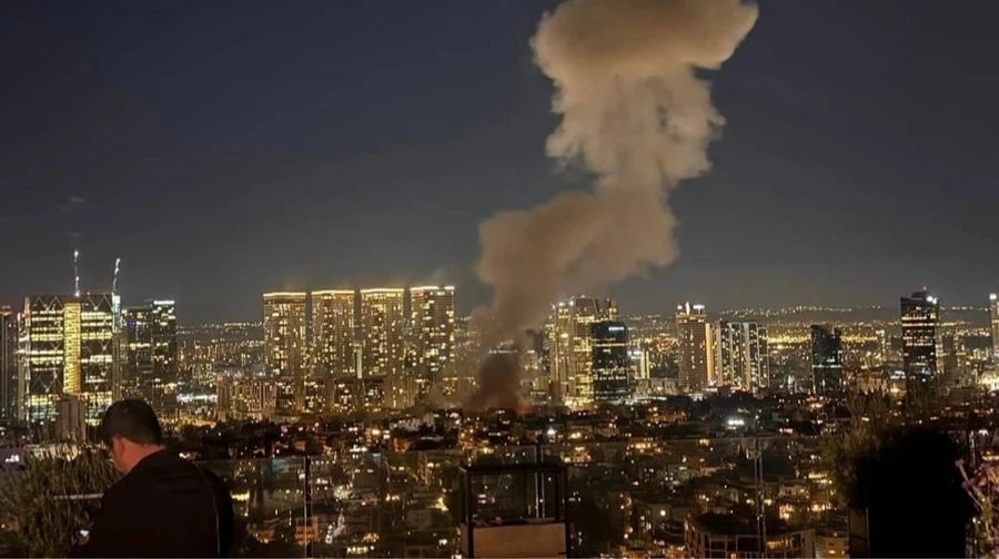 Іран за ніч запустив три хвилі ракетних ударів по Ізраїлю