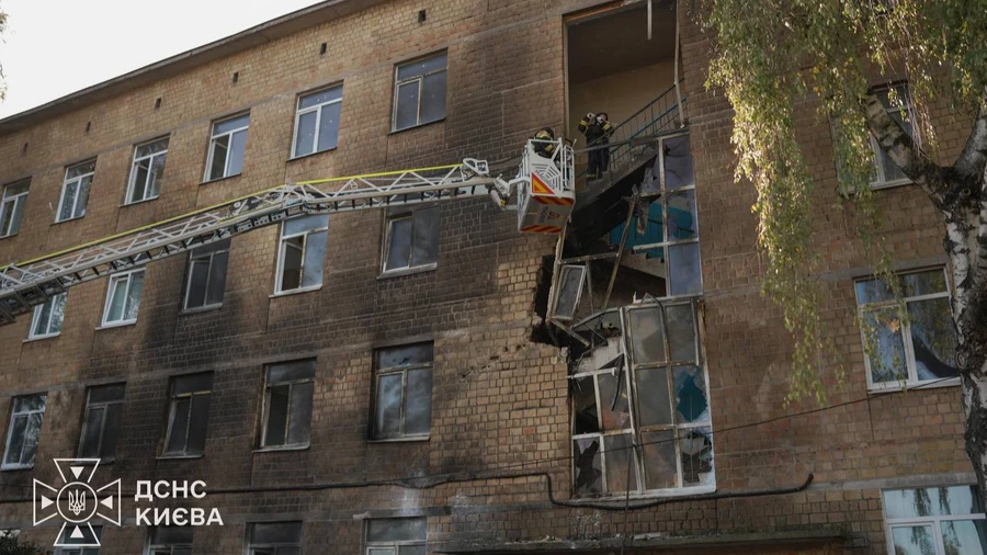 Russians strike school in Kyiv: children were in shelter