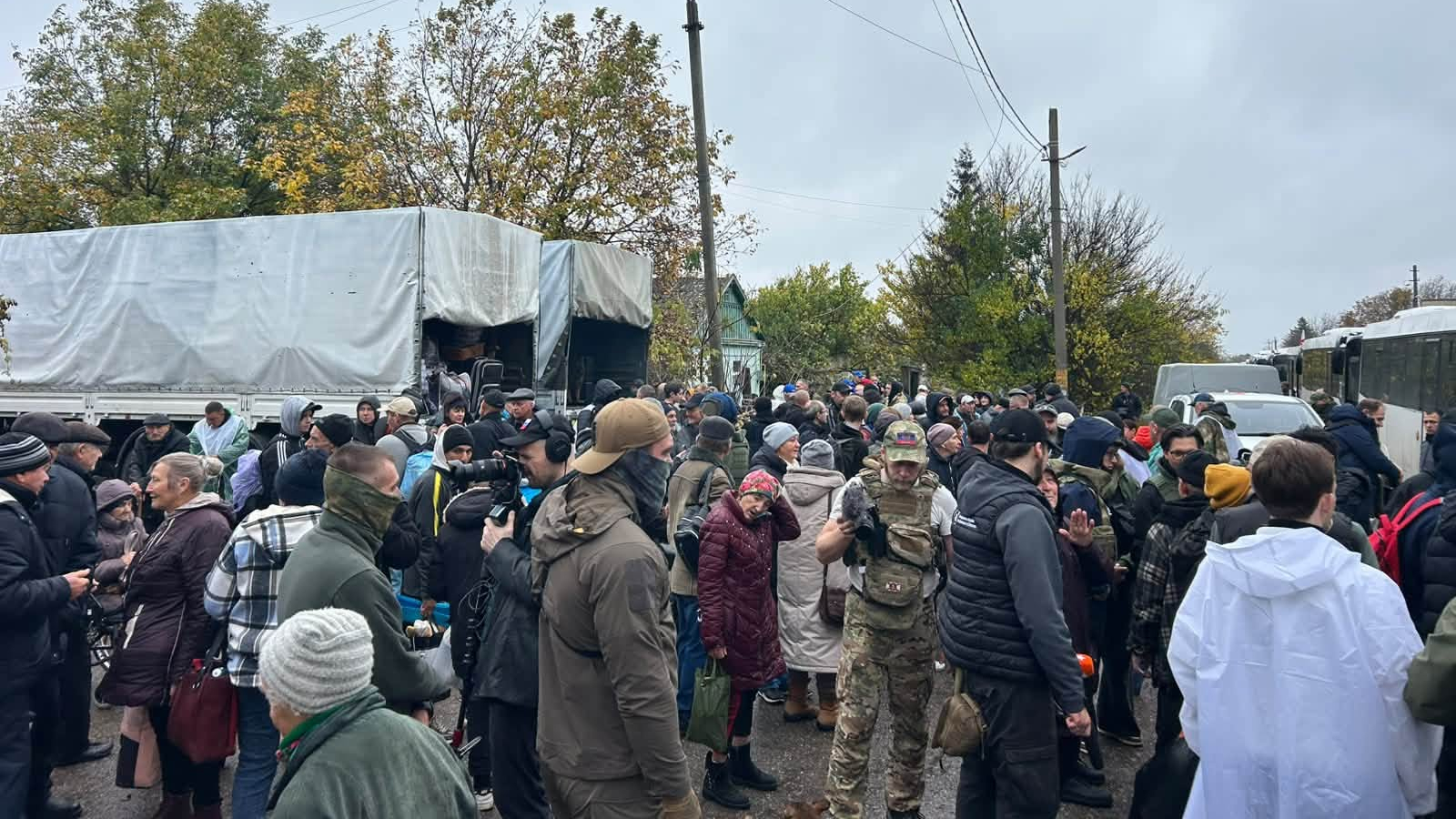 Буданов: В Олешках триває гуманітарна операція, доправлено транспорт