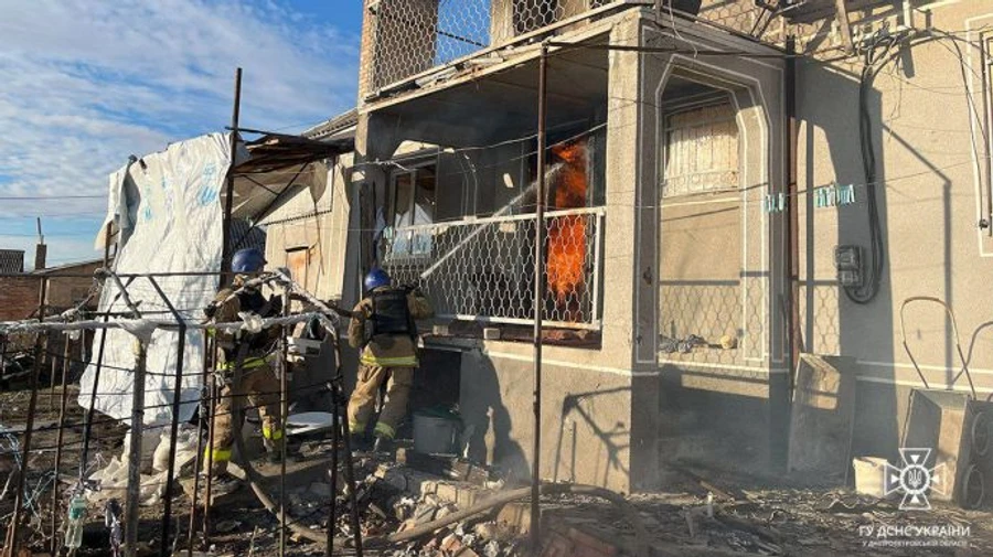 Ворожий безпілотник влучив у житловий будинок у Нікополі