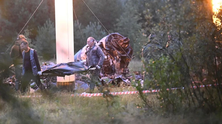 Катастрофа літака в Росії: тіла загиблих відвезли на експертизу − росЗМІ 