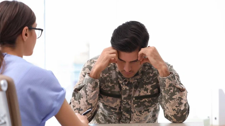 Траншейна стопа, грибок та зірвана спина: які хвороби підстерігають військових на фронті