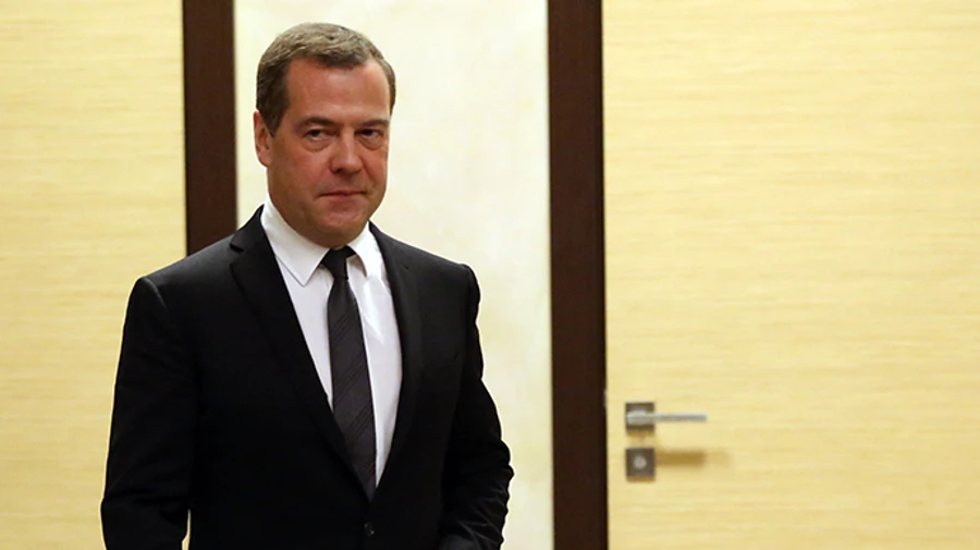 Medvedev threatens Russia will arm North Korea if South Korea supplies arms to Ukraine