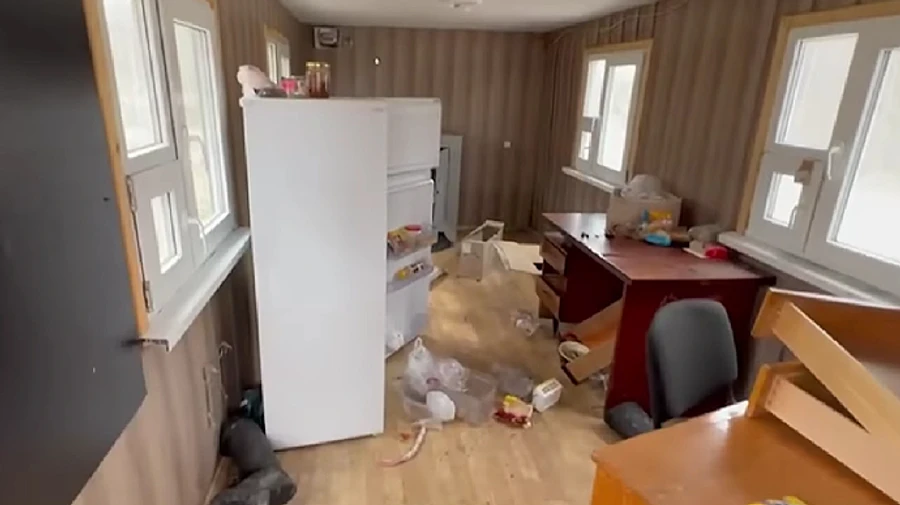 Украли кровати, оставили свинарник: ГПСУ показала последствия отступления россиян на границе