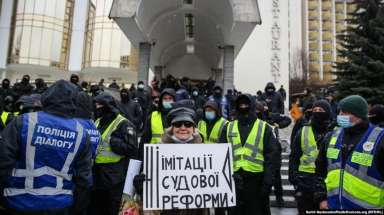 З’їзд суддів попри акції протесту обрав трьох членів ВРП із чотирьох