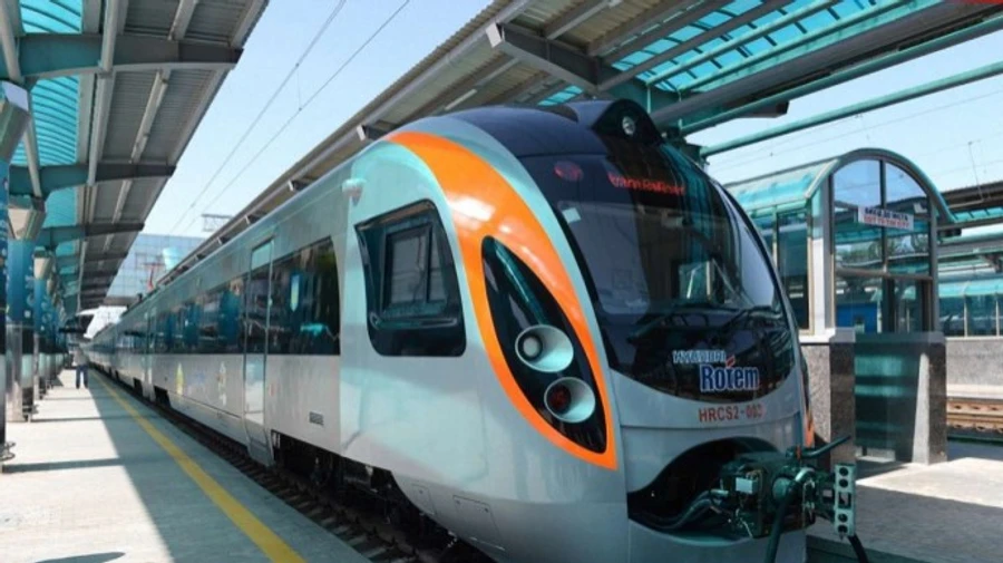 Украина открывает границы для пассажирского транспорта, но не для всего