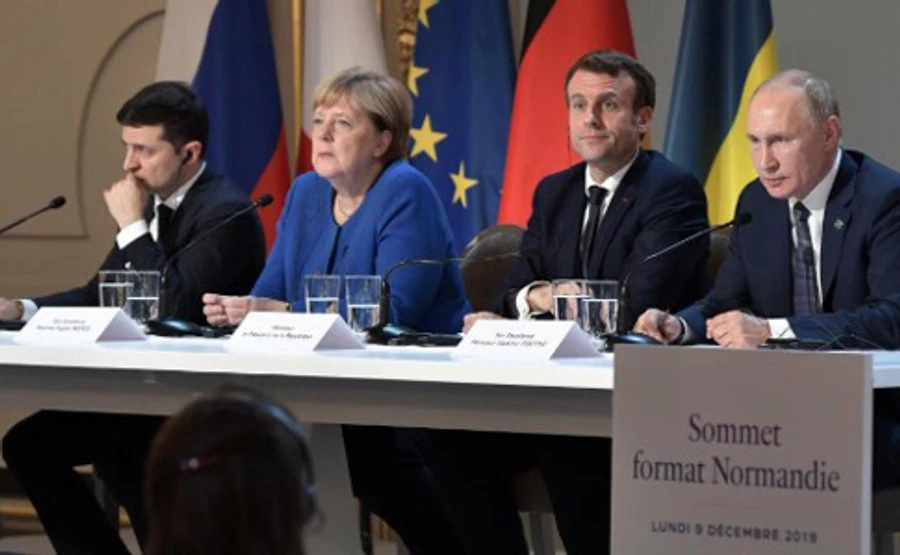 Зеленський у Парижі відмовлявся від розведення сил на Донбасі - Лавров