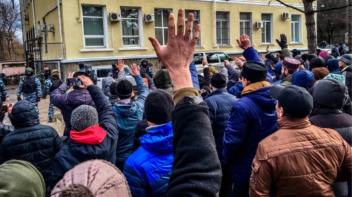 Russian authorities force Crimean Solidarity human rights movement to cease operations