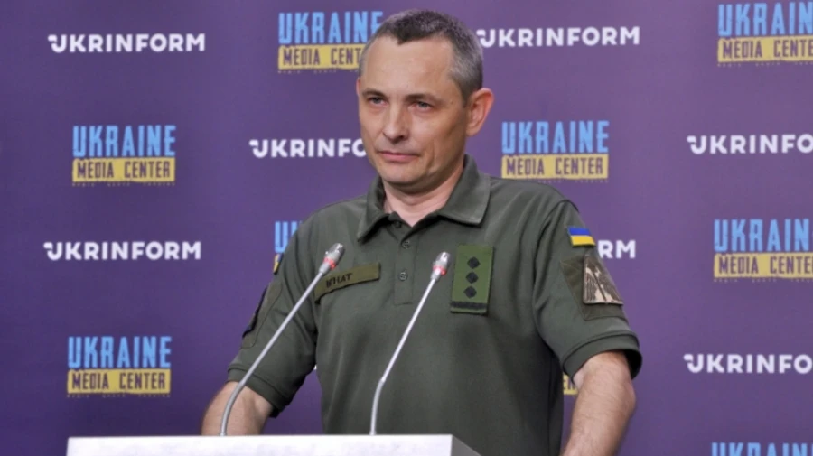 По данным из открытых источников, в Бельбеке было поражено по меньшей мере три самолета – Игнат