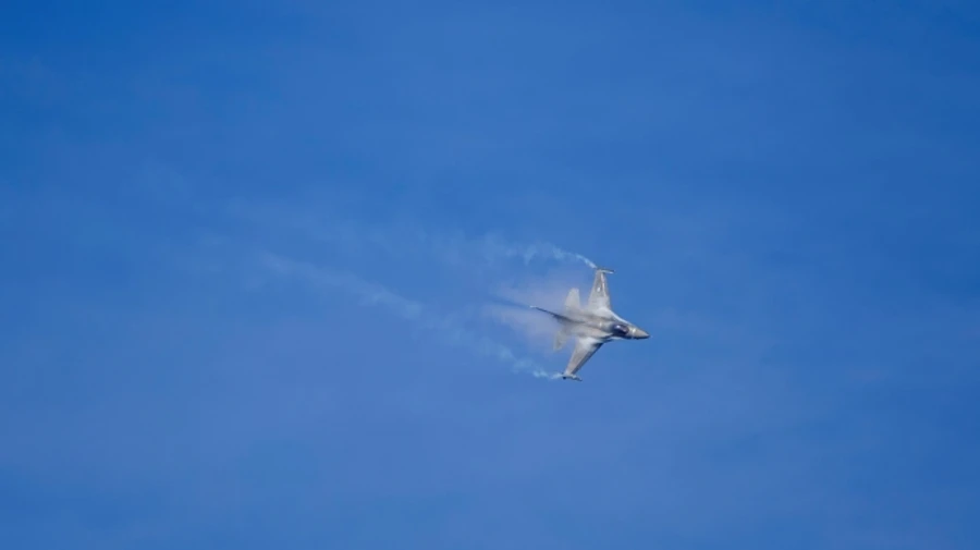 У Південній Кореї розбився американський винищувач F-16 – ЗМІ