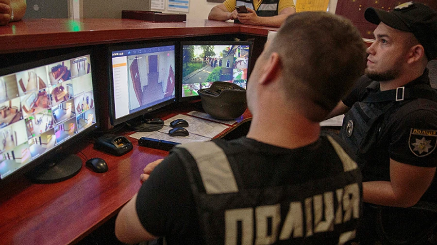 Взрывы в Шевченковском суде: полиция показала кадры спецоперации