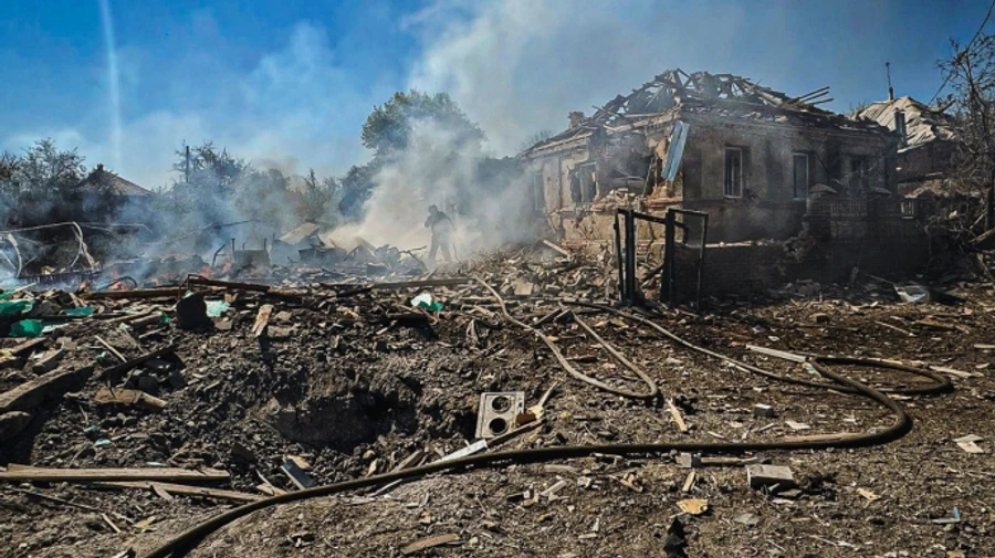 Оккупанты ударили УАБами по Купянску: 7 раненых, уничтожены десятки домов