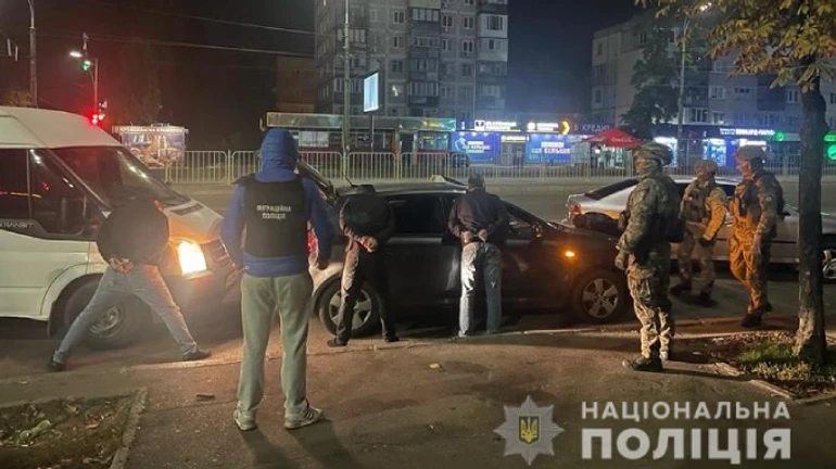 В Киеве разоблачили банду, которая накачивала людей в барах и грабила. Одна из жертв умерла