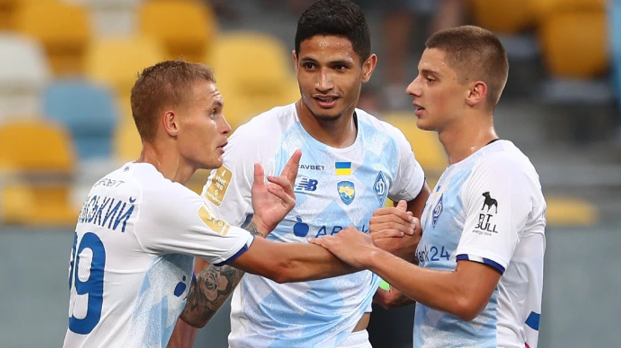 Динамо берет три очка в игре с Минаем