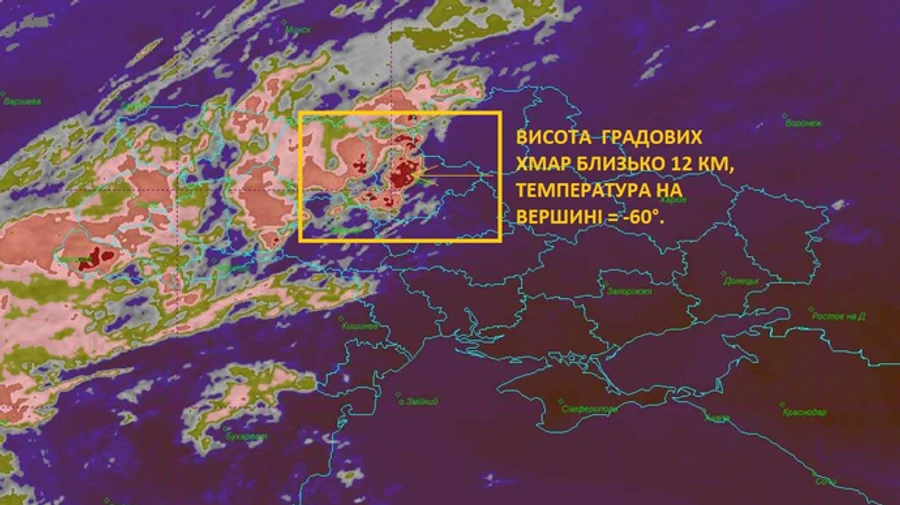 Грозовые тучи над Украиной имеют высоту до 12 км, а ветер может ломать деревья