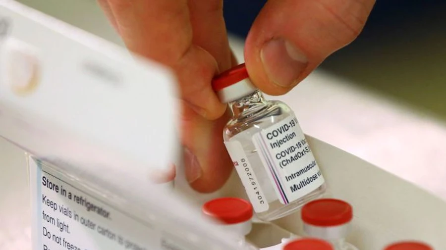 До кінця липня Україна має отримати більше 8 мільйонів доз вакцин - Шмигаль