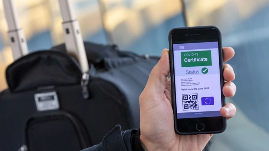 Совет ЕС отменил ограничения на поездки для владельцев паспортов вакцинации