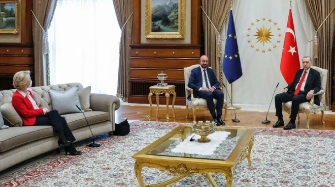 Президентка Єврокомісії назвала сексизм причиною диванного скандалу в Туреччині
