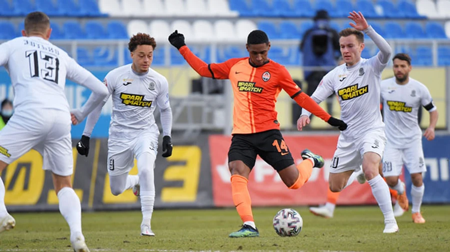 Олимпик оштрафовали после скандального матча с Шахтером, а стадион могут дисквалифицировать