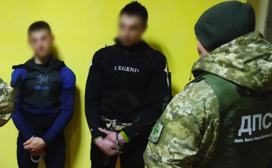 Пограничники открыли огонь и поймали водолазов на берегу Тисы