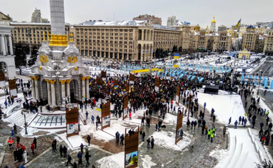 На Майдане собрались участники акции РНС за отставку Порошенко