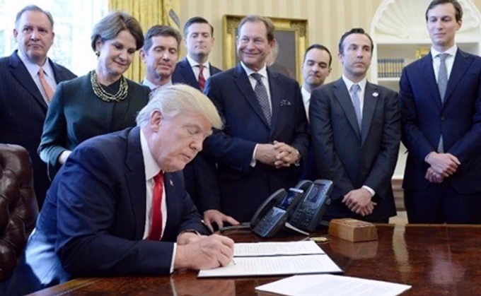 Трамп подписал оборонный бюджет с 350 миллионами долларов для Украины