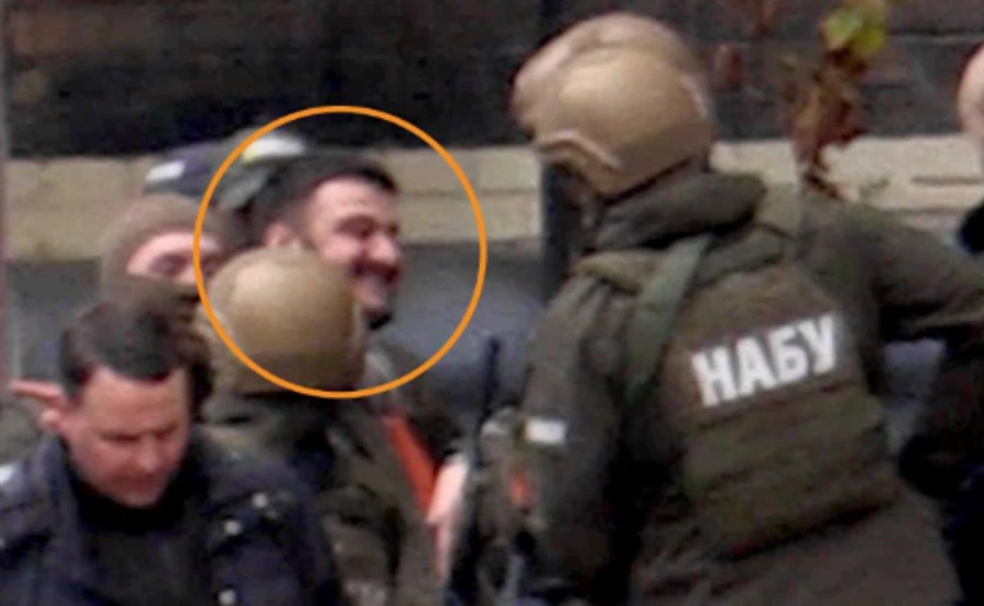 Сына Авакова привезли в НАБУ