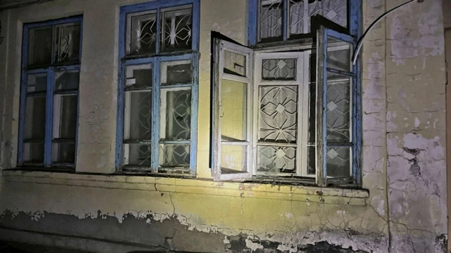 Россияне ударили по Никопольщине: повредили предприятия, магазин и жилье