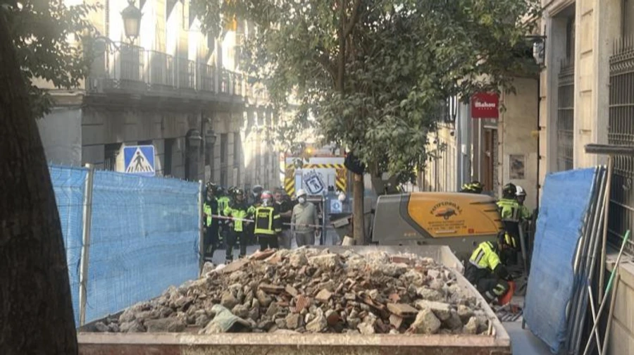 Тела четырех человек нашли после обвала здания в Мадриде
