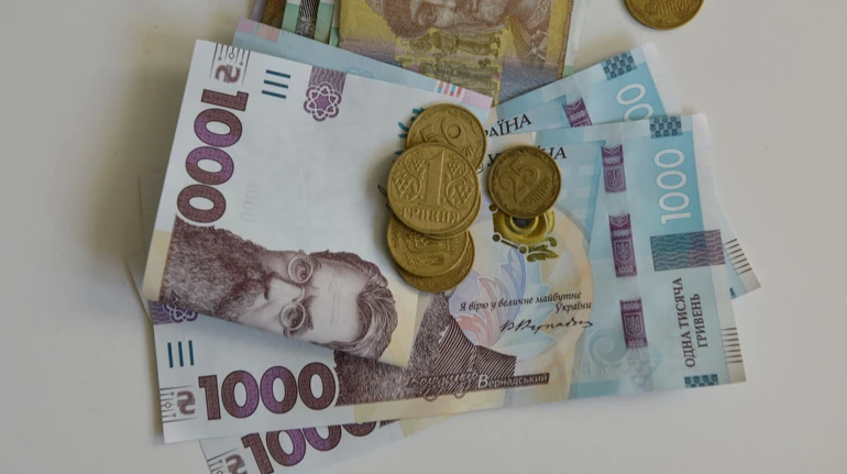 Украинцы запасаются наличными: сколько банкнот и монет находится в обращении