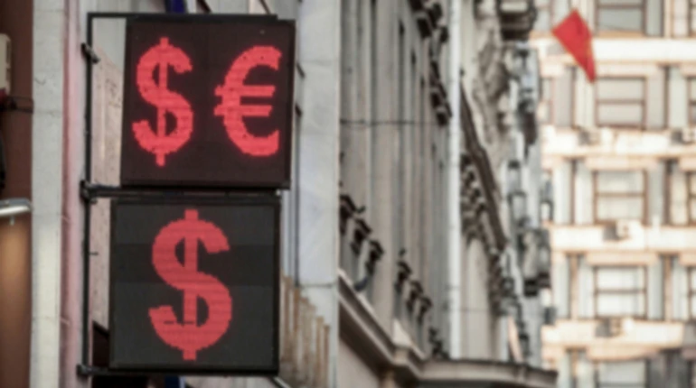 Банки почали продавати євро за рекордною ціною в історії